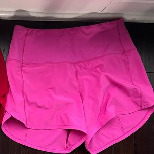 LuLuLemon size 4 Sonic Pink